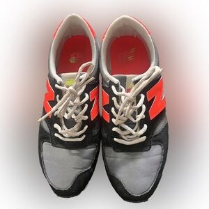 New Balance 420 Suede Size 9 US
/ 26.5cm